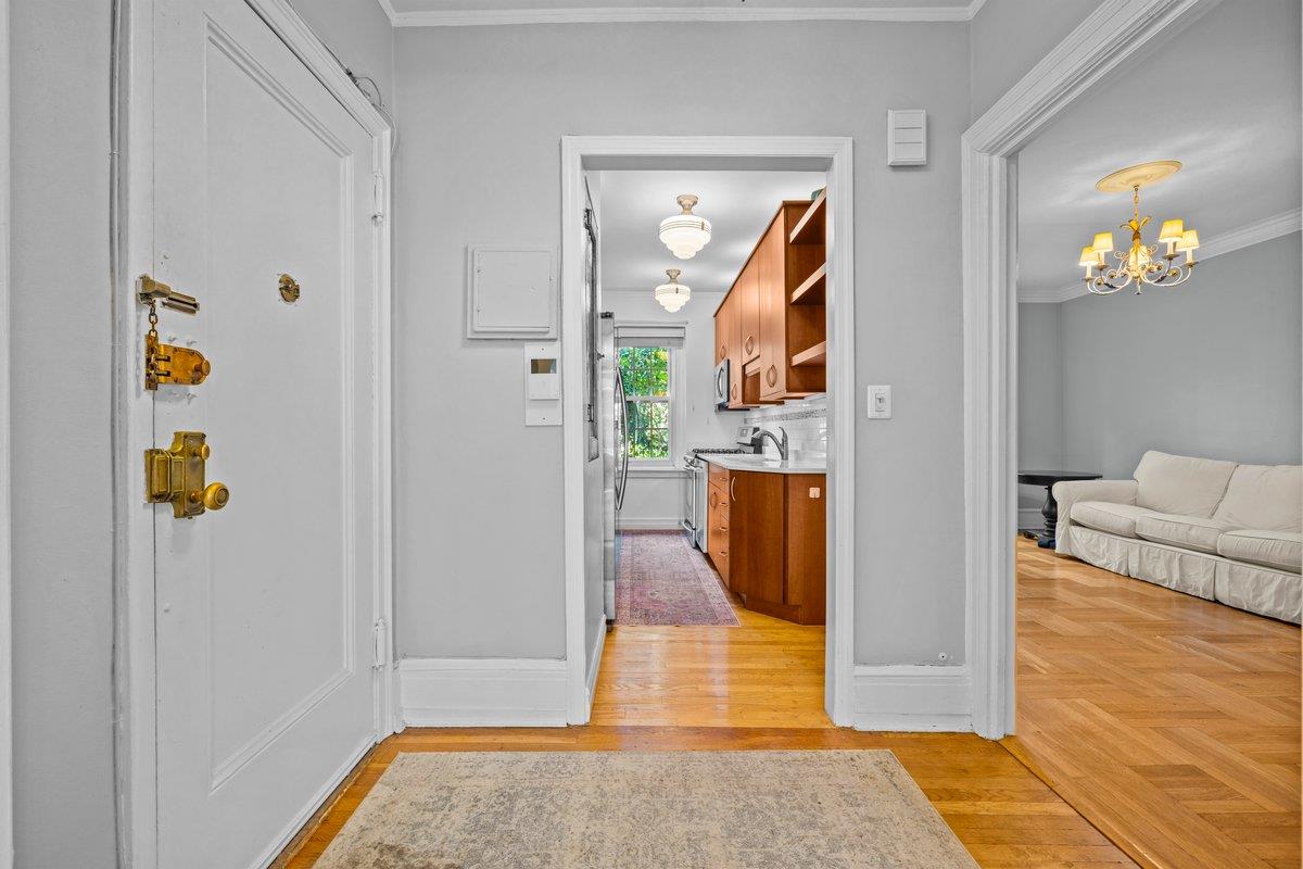 525 West 238th Street, Unit 1L Bronx, NY 10463 - Photo 3 of 20 a view of an entryway