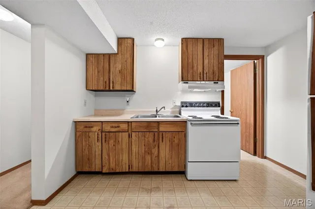 $369,000 | 612 Thicket Lane, Lake St. Louis, MO 63367