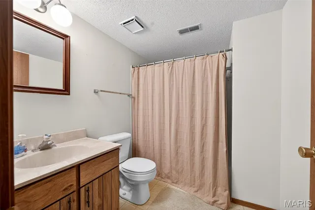 $369,000 | 612 Thicket Lane, Lake St. Louis, MO 63367