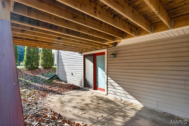 $369,000 | 612 Thicket Lane, Lake St. Louis, MO 63367