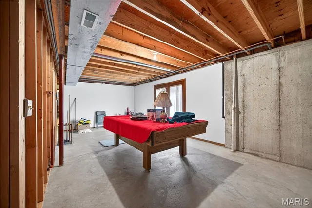 $369,000 | 612 Thicket Lane, Lake St. Louis, MO 63367