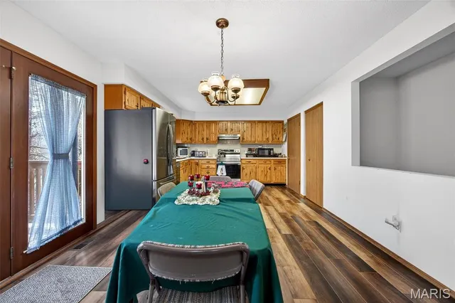 $369,000 | 612 Thicket Lane, Lake St. Louis, MO 63367