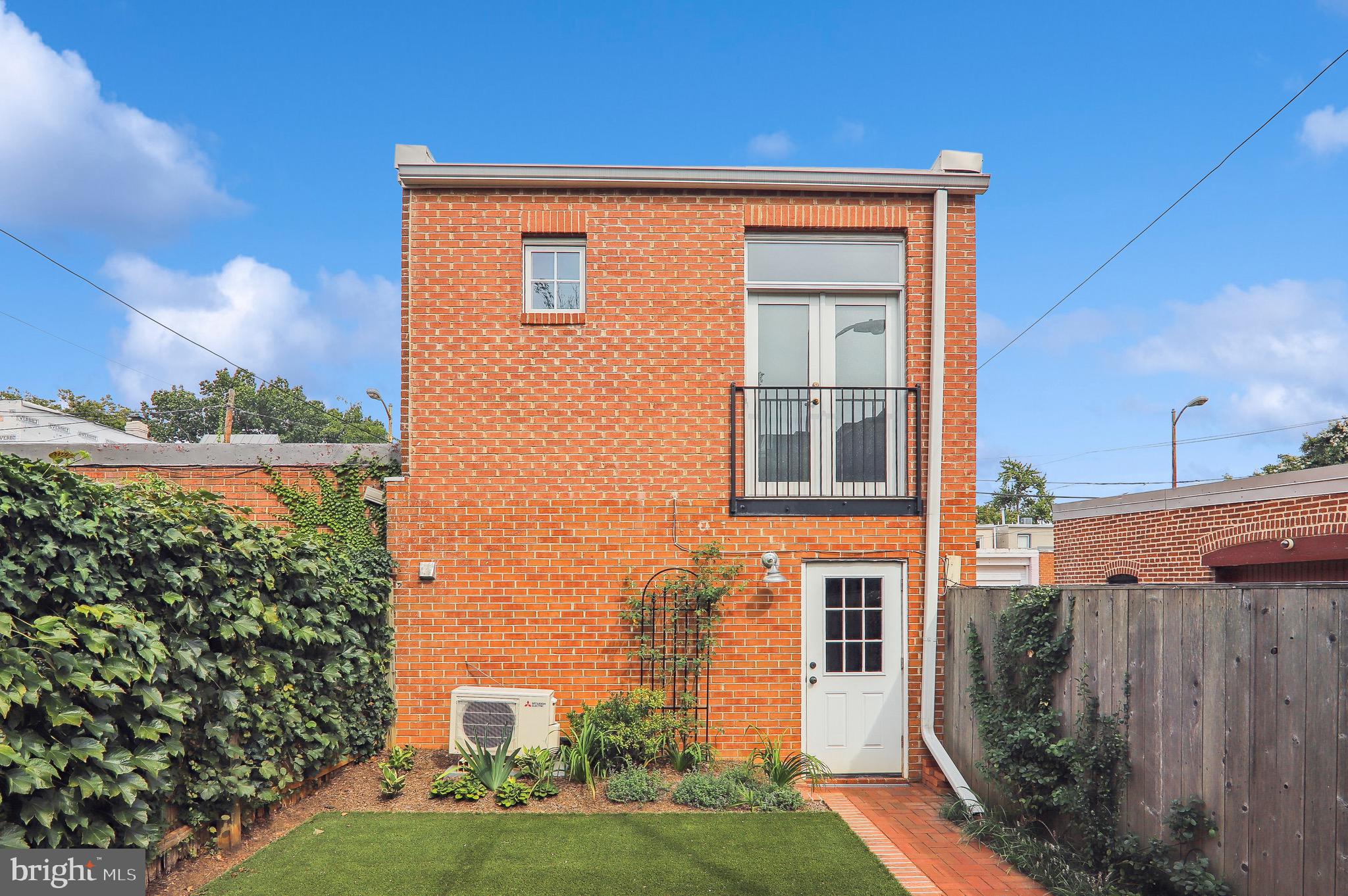 322 8th Street Southeast Washington, DC 20003 - Photo 29 of 35