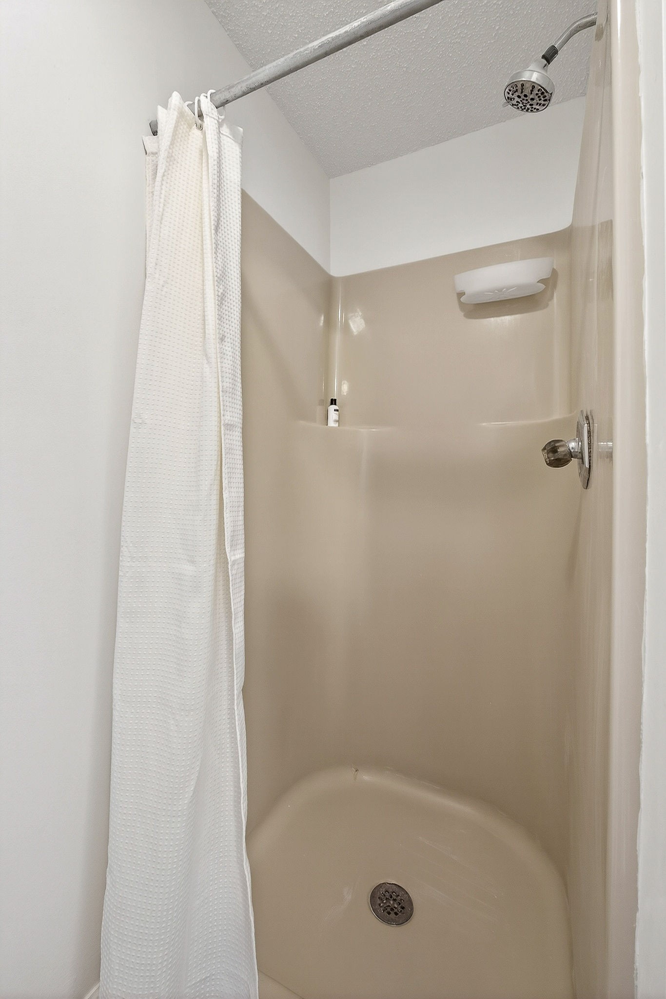 1003 Hodges Ferry Road Sparta, TN 38583 - Photo 22 of 49 a bathroom with a shower and a bath tub