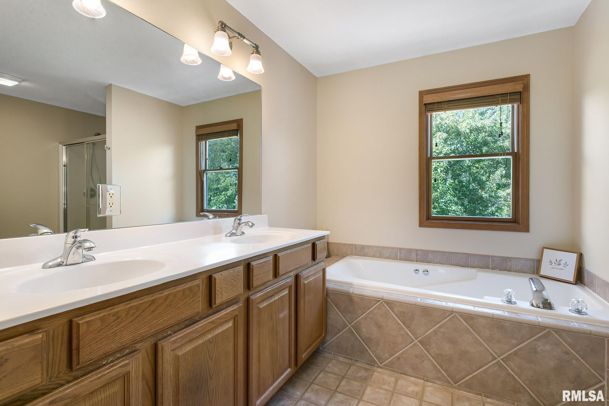 4951 White Post Road Bettendorf, IA 52722 - Photo 31 of 39