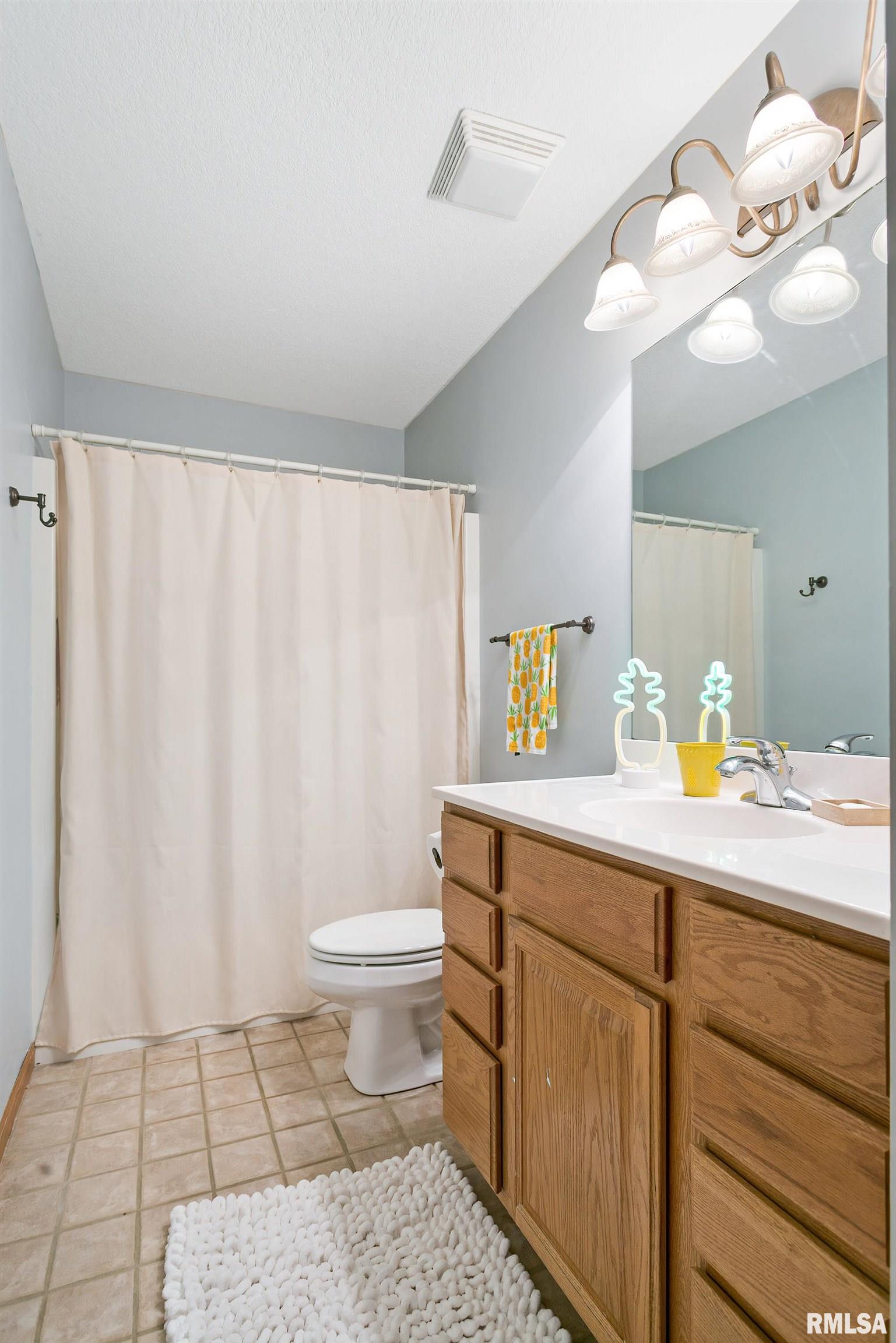 4951 White Post Road Bettendorf, IA 52722 - Photo 36 of 39