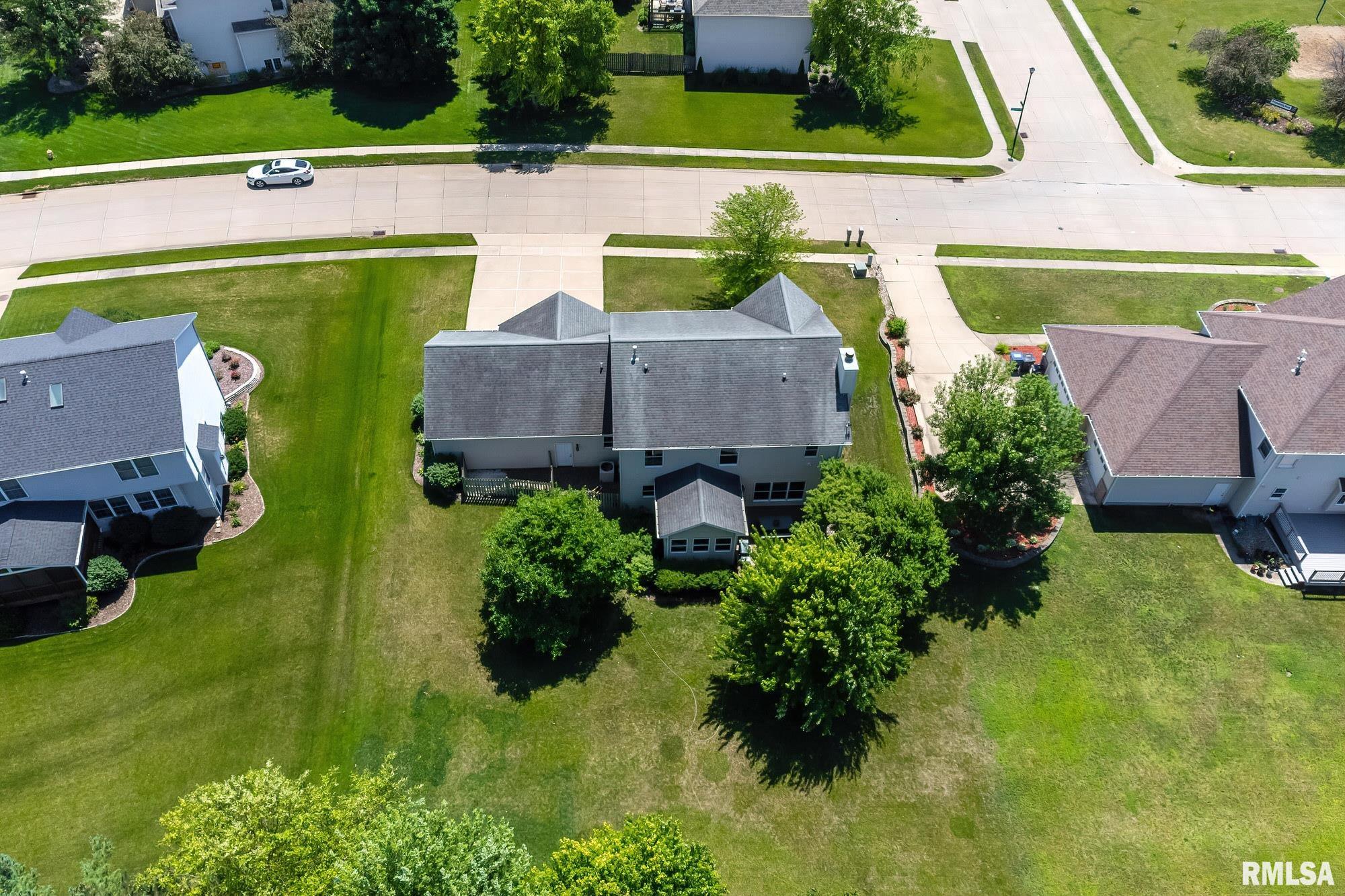 4951 White Post Road Bettendorf, IA 52722 - Photo 9 of 39