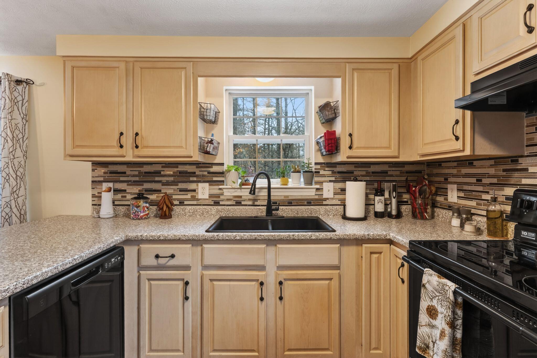 688 Townhouse Road East Waterboro, ME 04030 - Photo 8 of 26 688_Townhouse_Rd_021