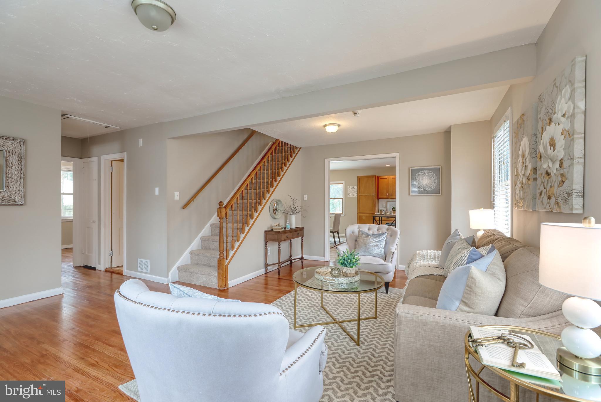 156 Edison Road Cherry Hill, NJ 08034 - Photo 5 of 33 Living Room