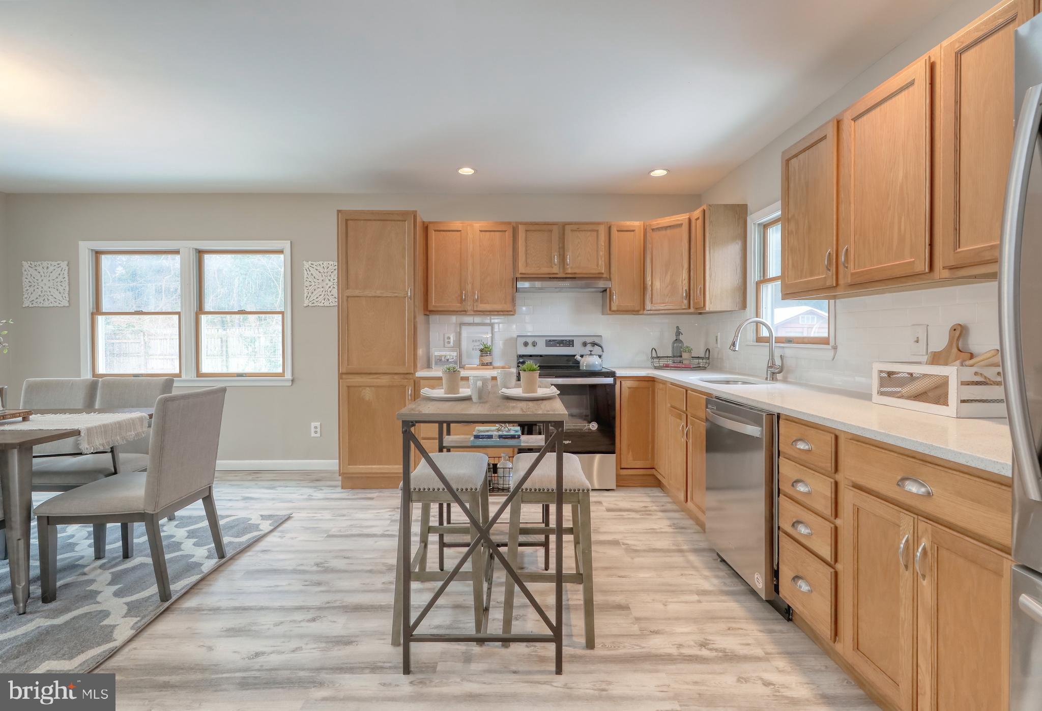 156 Edison Road Cherry Hill, NJ 08034 - Photo 10 of 33 Kitchen - NEW stainless steel appliances included!