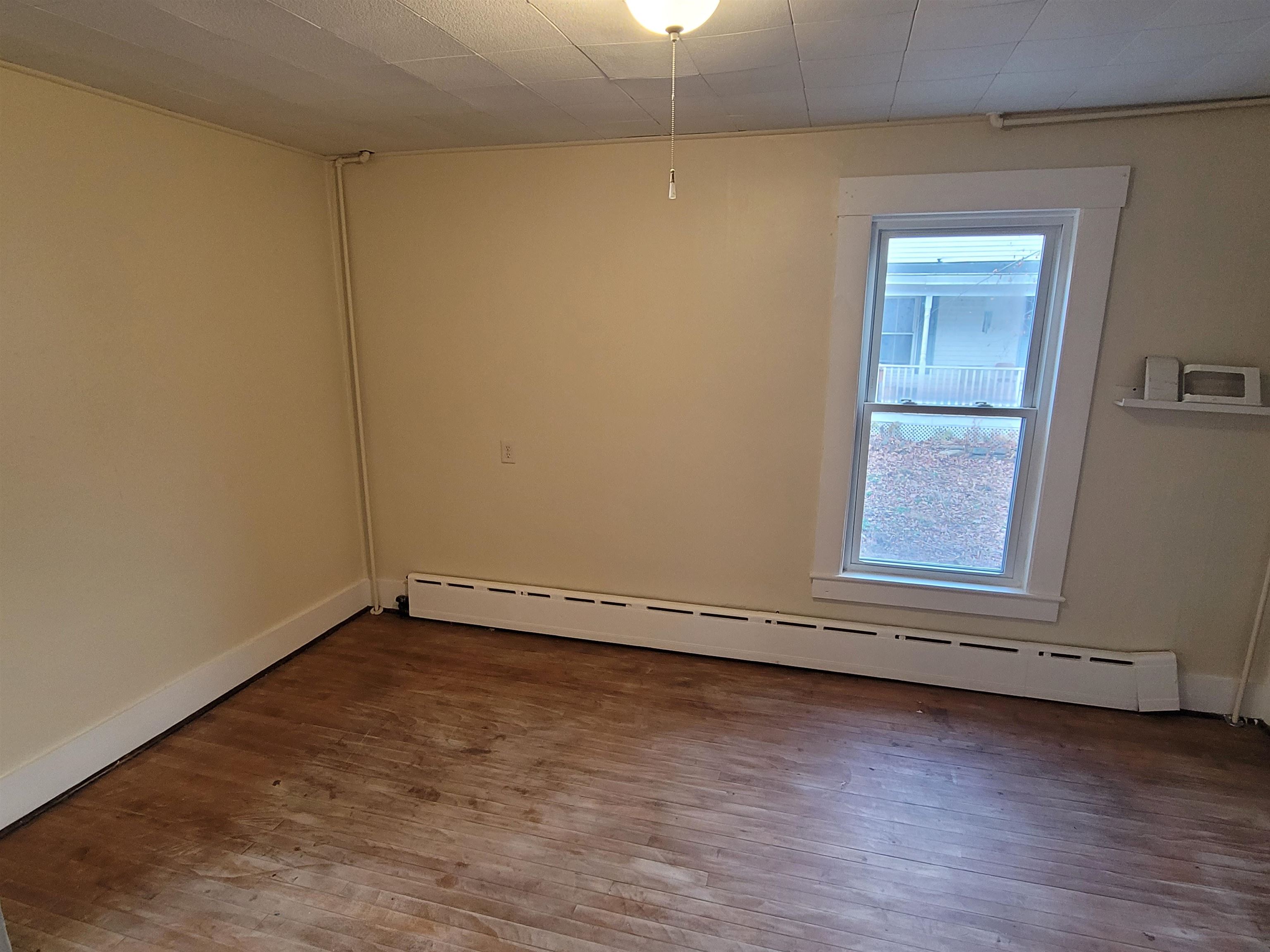 48 Webster Street Laconia, NH 03246 - Photo 4 of 32