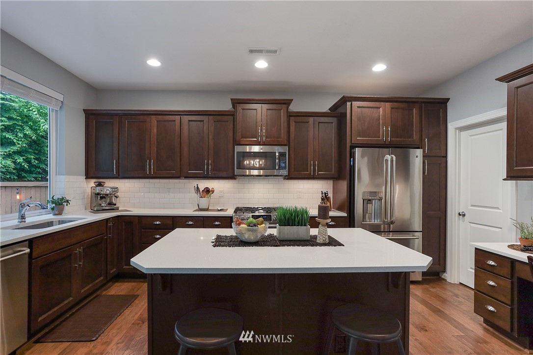 3508 198th Place Southeast Bothell, WA 98012 - Photo 5 of 28 Gallery Image 5