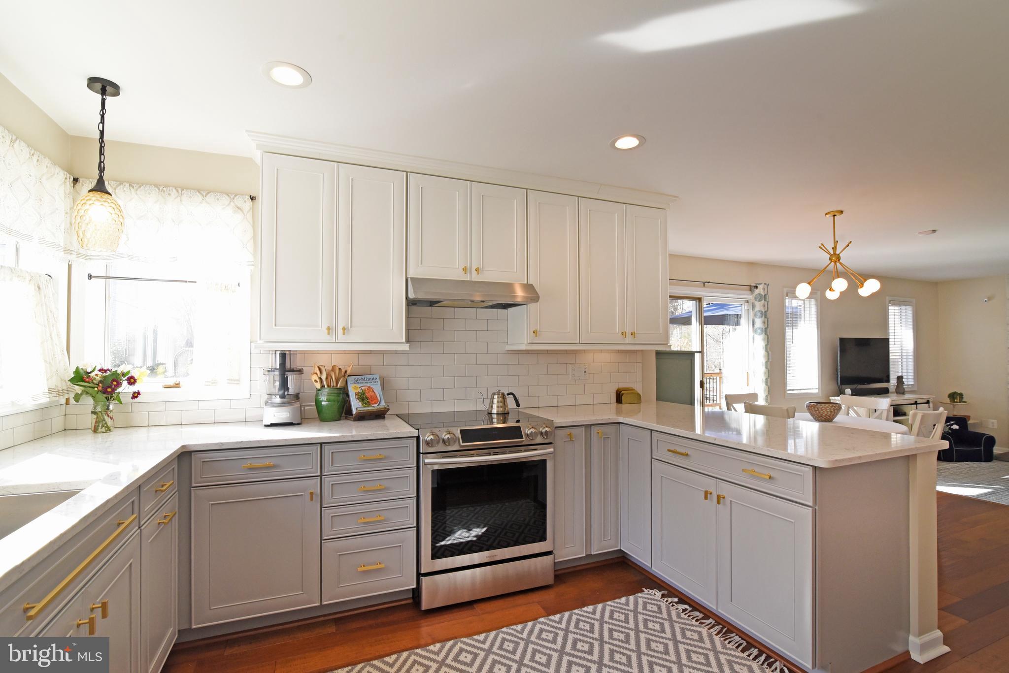 10 Rutherford Circle Sterling, VA 20165 - Photo 4 of 54 Gallery Image 4