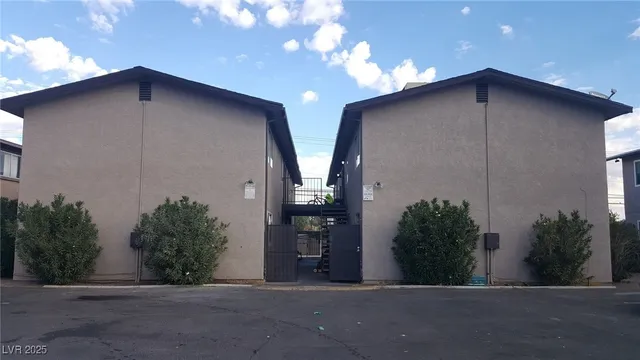 $1,090 | 218 East Merlayne Drive, Unit 1, Henderson, NV 89011