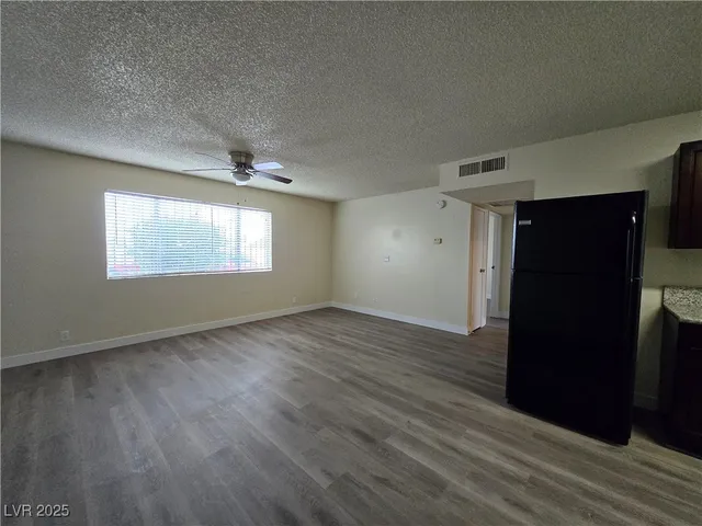 $1,090 | 218 East Merlayne Drive, Unit 1, Henderson, NV 89011