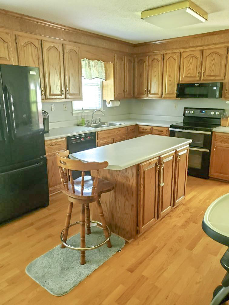 148 Glen Oak Circle Ridgeway, VA 24148 - Photo 3 of 10 -8686550361070809010