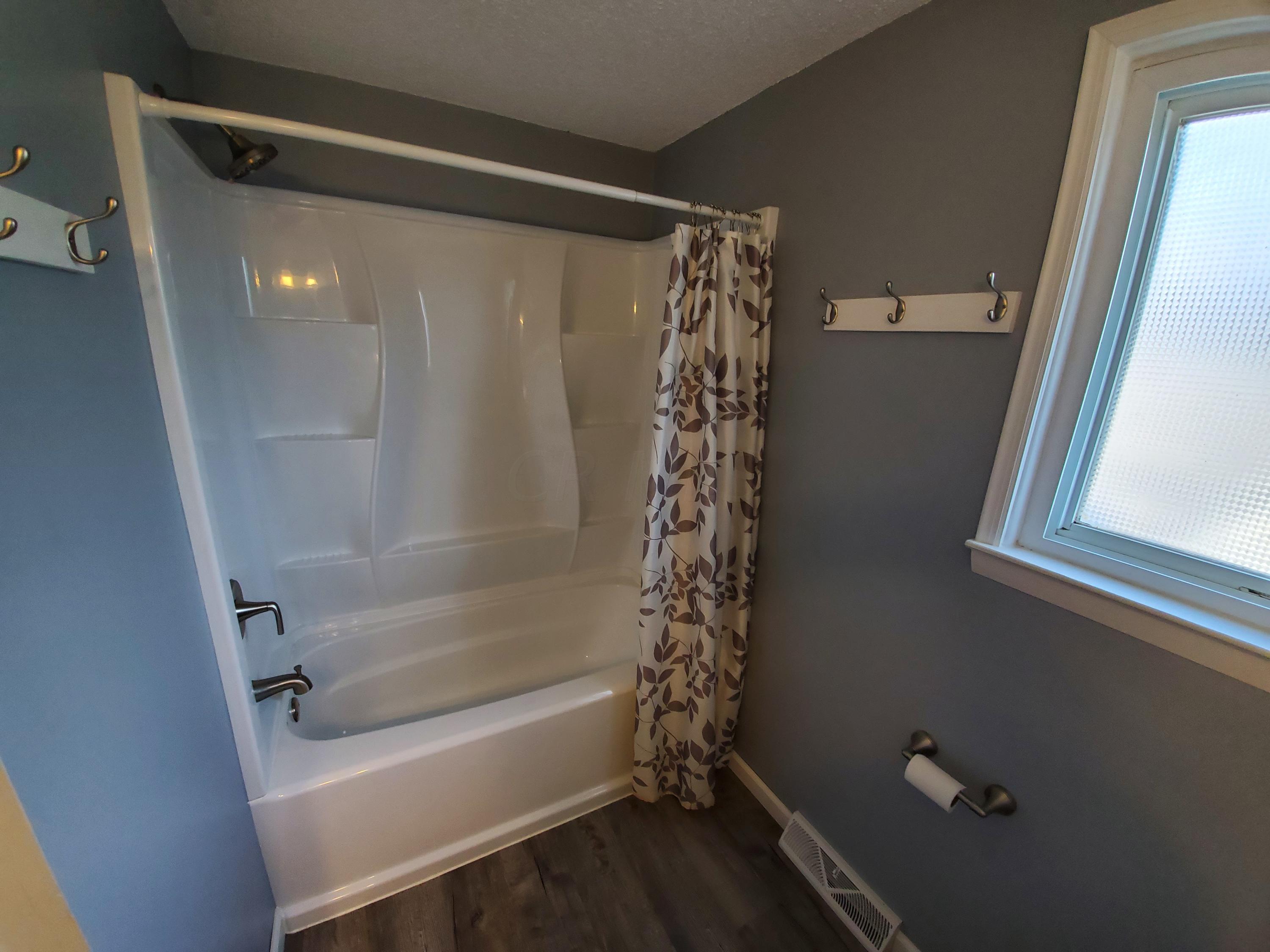 241 Blendon Road West Jefferson, OH 43162 - Photo 12 of 23