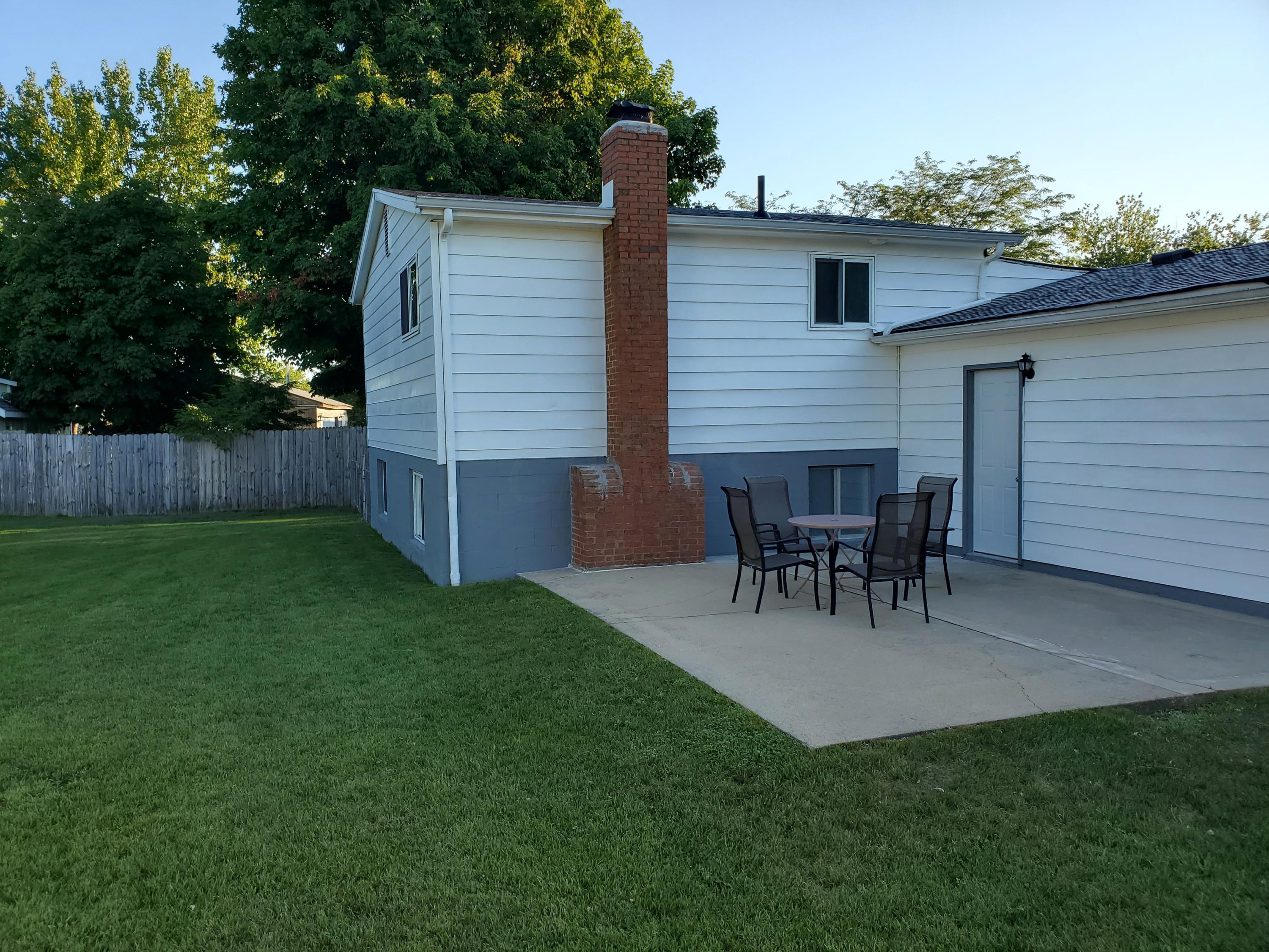 241 Blendon Road West Jefferson, OH 43162 - Photo 2 of 23