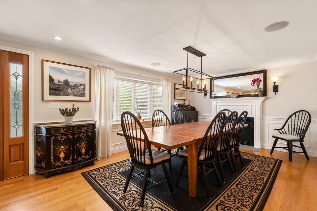 15 Millbrook Road Beverly, MA 01915 - Photo 4 of 32 a view of a dining room with furniture