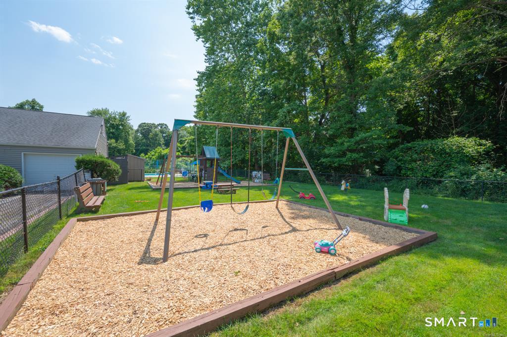 112 East Gate Lane, Unit 112 Hamden, CT 06514 - Photo 4 of 6