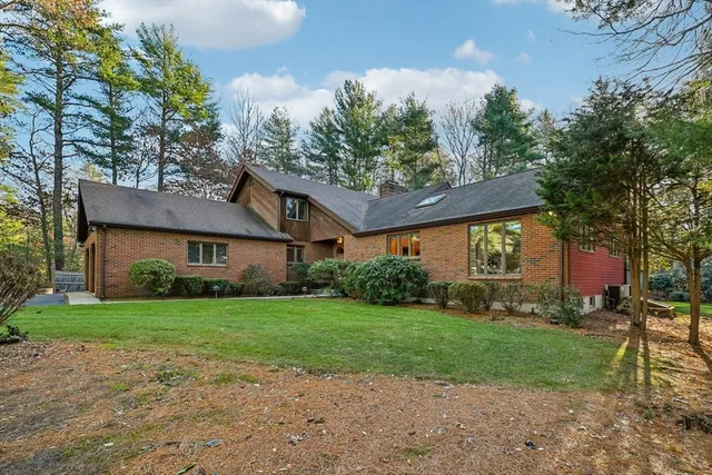 $815,000 | 12 Surrey Drive, Lakeville, MA 02347