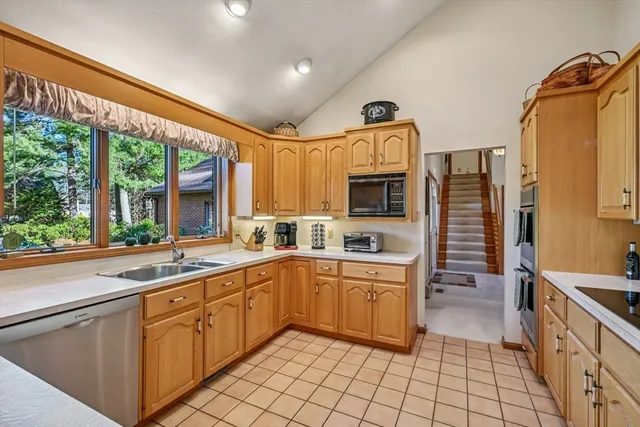 $815,000 | 12 Surrey Drive, Lakeville, MA 02347