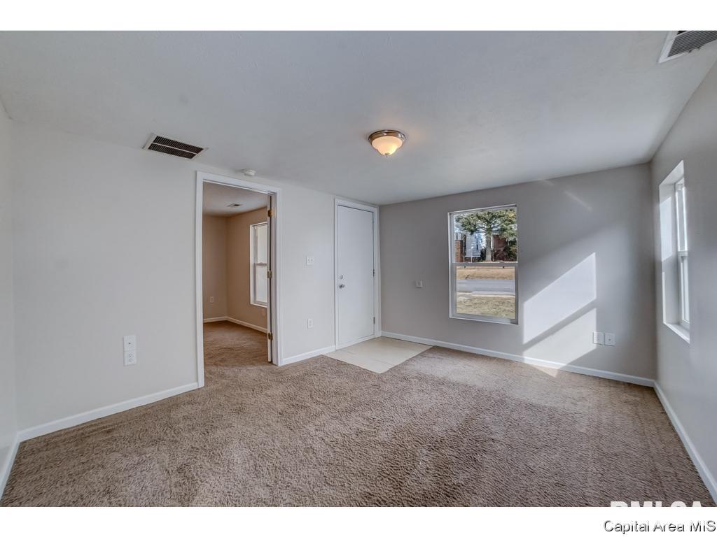 624 Wood Avenue Springfield, IL 62702 - Photo 4 of 25 Gallery Image 4