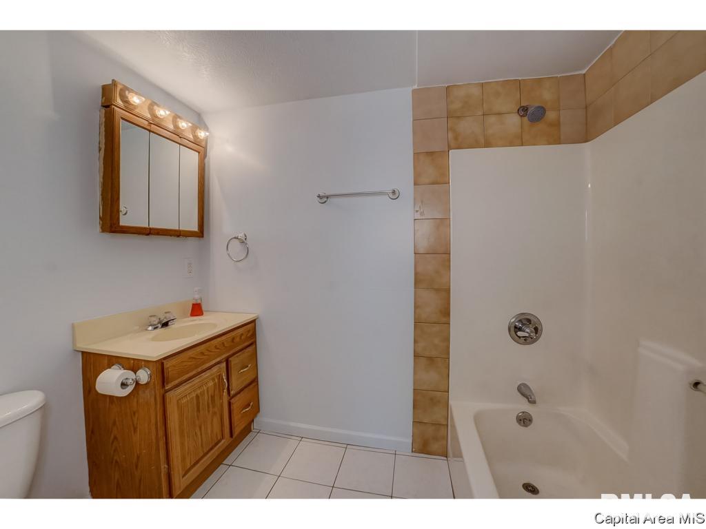 624 Wood Avenue Springfield, IL 62702 - Photo 9 of 25 Gallery Image 9
