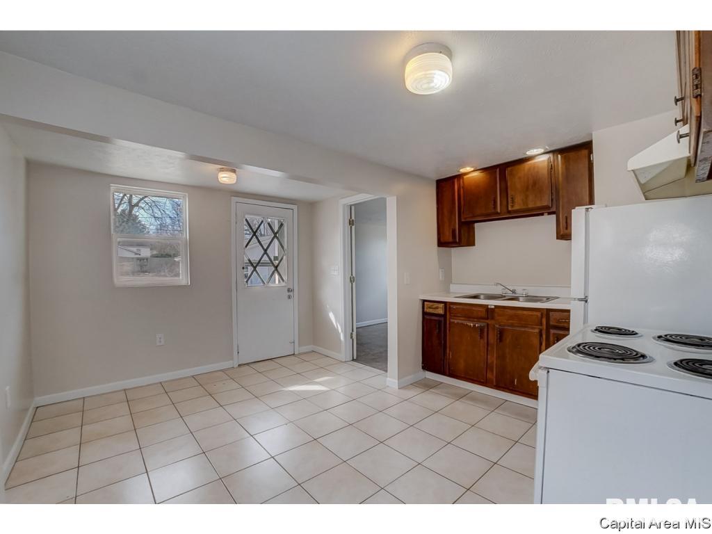 624 Wood Avenue Springfield, IL 62702 - Photo 10 of 25 Gallery Image 10