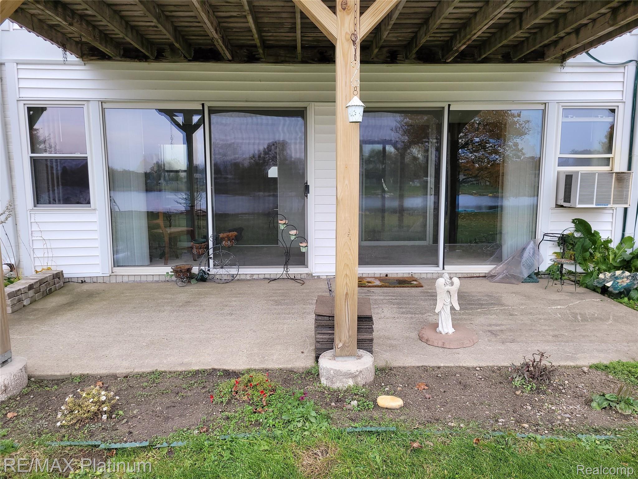 26955 Milford Road, Unit 29B New Hudson, MI 48165 - Photo 9 of 10 Back1.jpg