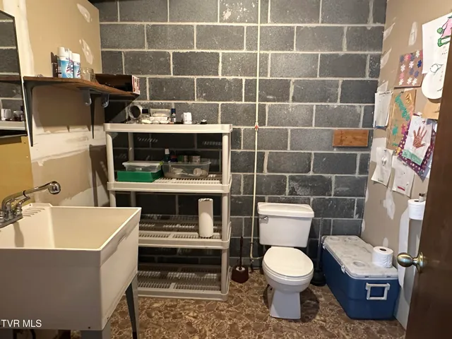 $260,000 | 1456 Osbornes Gap Road, Clintwood, VA 24228