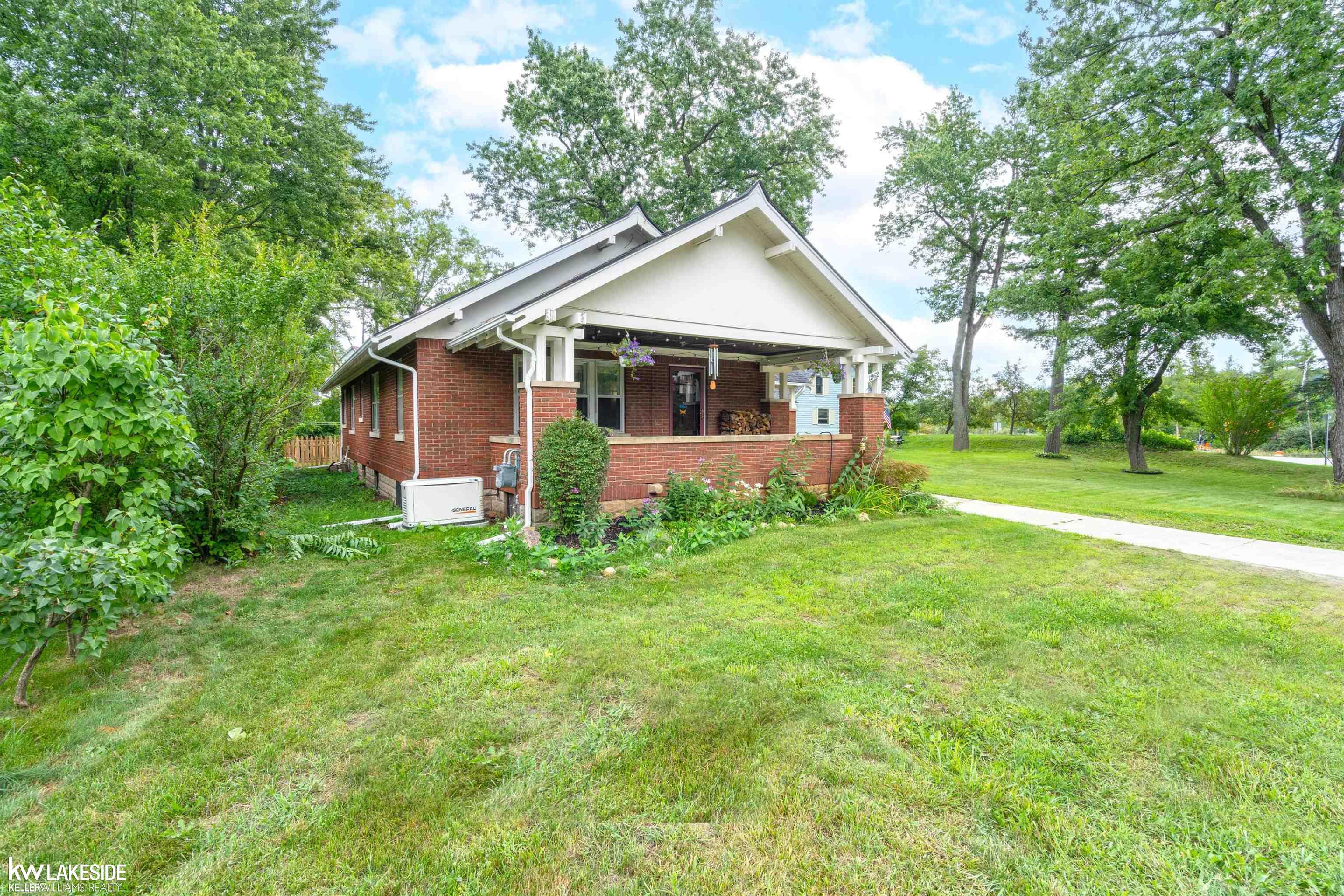 1262 Rochester Road Leonard, MI 48367 - Photo 5 of 28