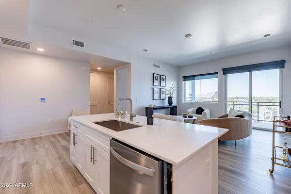 $460,000 | 3131 North Central Avenue, Unit 6014, Phoenix, AZ 85012