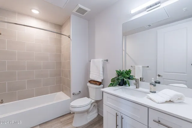 $530,000 | 3131 North Central Avenue, Unit 6014, Phoenix, AZ 85012