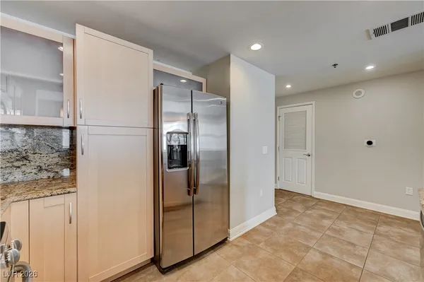 $2,950 | 150 South Las Vegas Boulevard, Unit 1811, Las Vegas, NV 89101