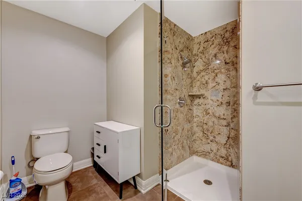 $2,950 | 150 South Las Vegas Boulevard, Unit 1811, Las Vegas, NV 89101