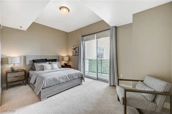 $2,950 | 150 South Las Vegas Boulevard, Unit 1811, Las Vegas, NV 89101