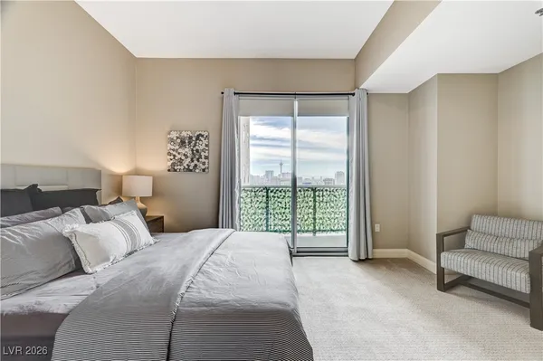 $2,950 | 150 South Las Vegas Boulevard, Unit 1811, Las Vegas, NV 89101