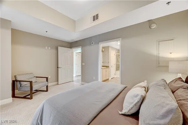 $2,950 | 150 South Las Vegas Boulevard, Unit 1811, Las Vegas, NV 89101