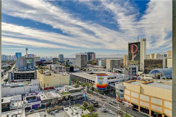 $2,950 | 150 South Las Vegas Boulevard, Unit 1811, Las Vegas, NV 89101