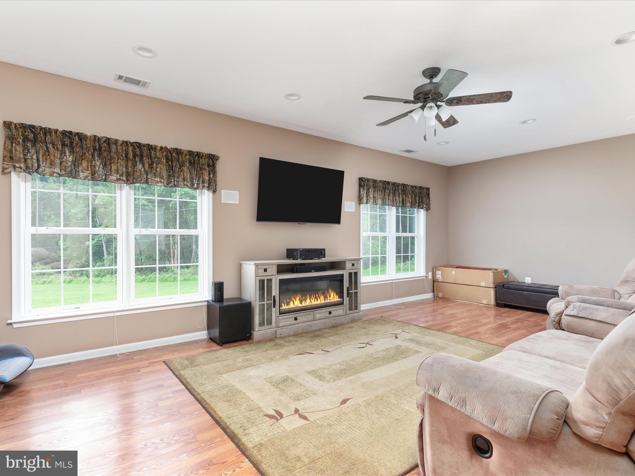 364 Stoney Bottom Road Front Royal, VA 22630 - Photo 13 of 61 Living Room