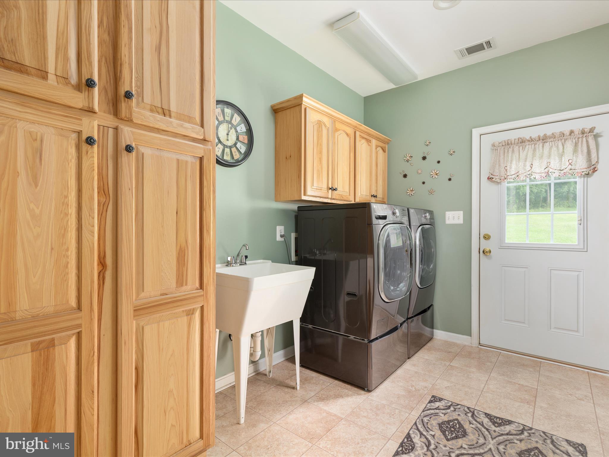 364 Stoney Bottom Road Front Royal, VA 22630 - Photo 24 of 61 Oversized Laundry Room