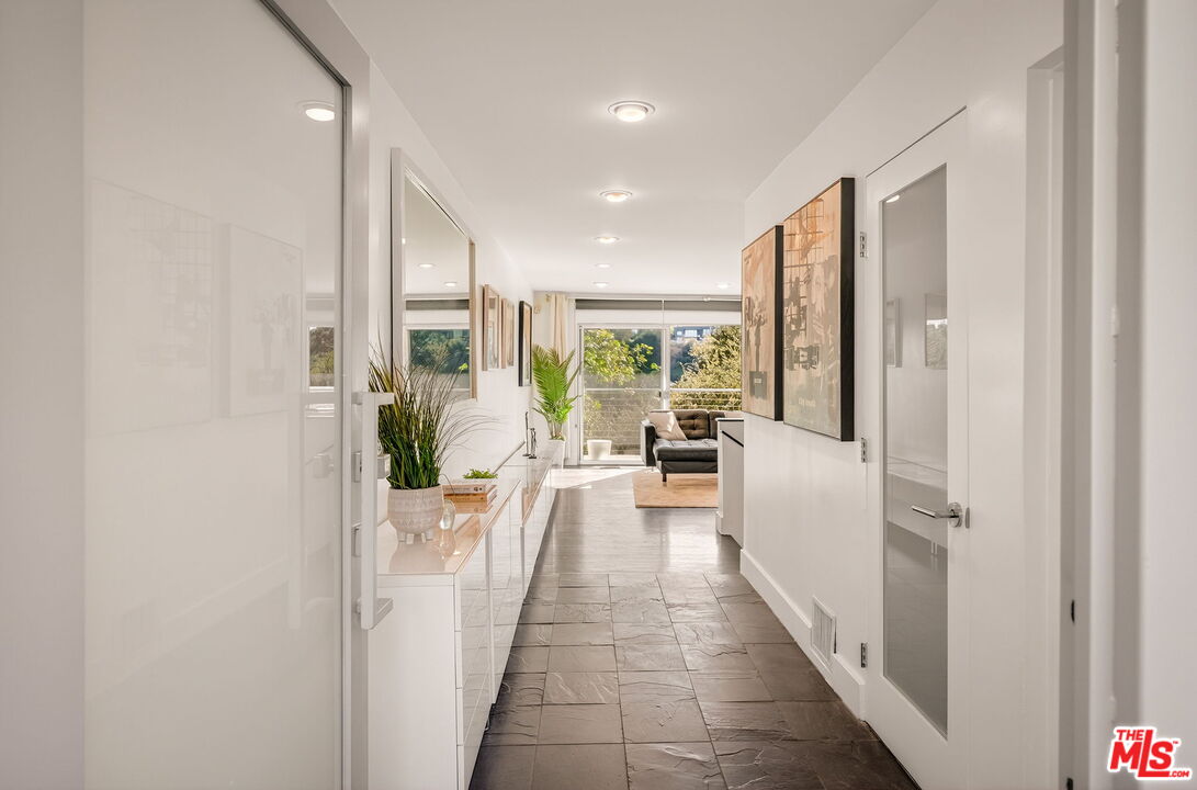 2388 Kimridge Road Beverly Hills, CA 90210 - Photo 3 of 57