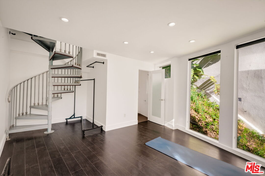 2388 Kimridge Road Beverly Hills, CA 90210 - Photo 37 of 57