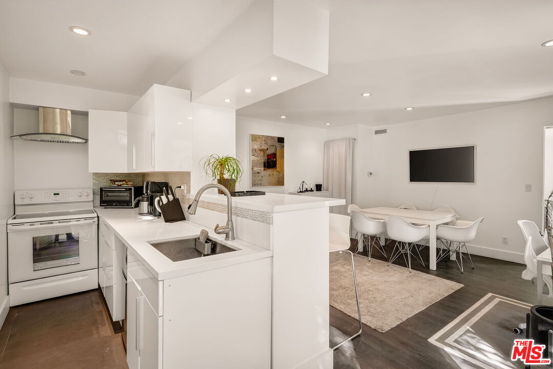 2388 Kimridge Road Beverly Hills, CA 90210 - Photo 40 of 57