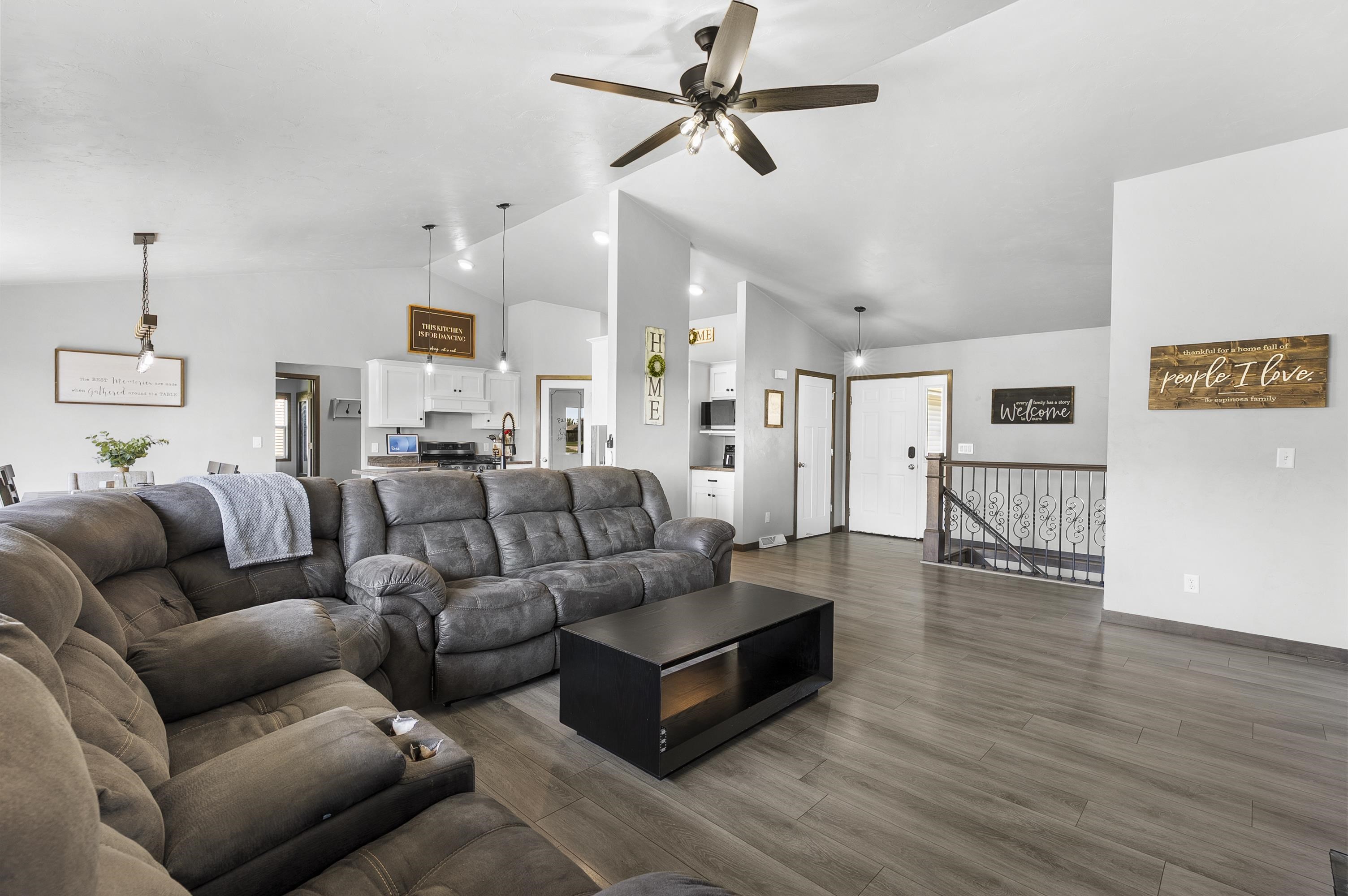 2532 Kilrush Road De Pere, WI 54115 - Photo 12 of 65