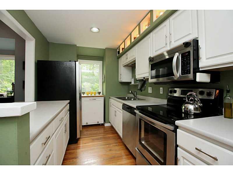 6898 Hoover Road Indianapolis, IN 46260 - Photo 12 of 24 Gallery Image 12