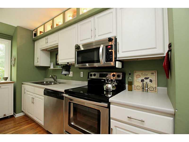 6898 Hoover Road Indianapolis, IN 46260 - Photo 13 of 24 Gallery Image 13