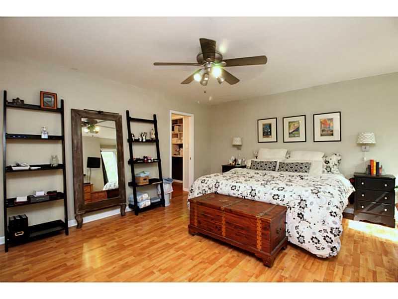 6898 Hoover Road Indianapolis, IN 46260 - Photo 16 of 24 Gallery Image 16