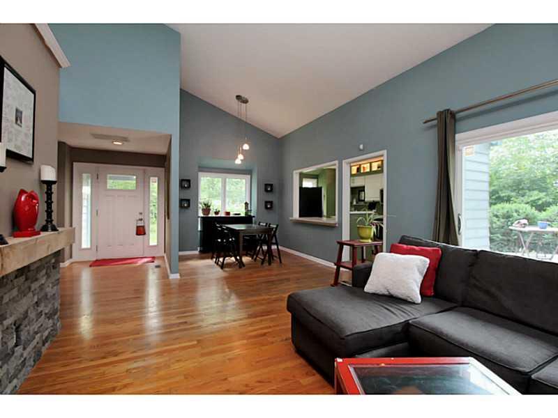 6898 Hoover Road Indianapolis, IN 46260 - Photo 9 of 24 Gallery Image 9